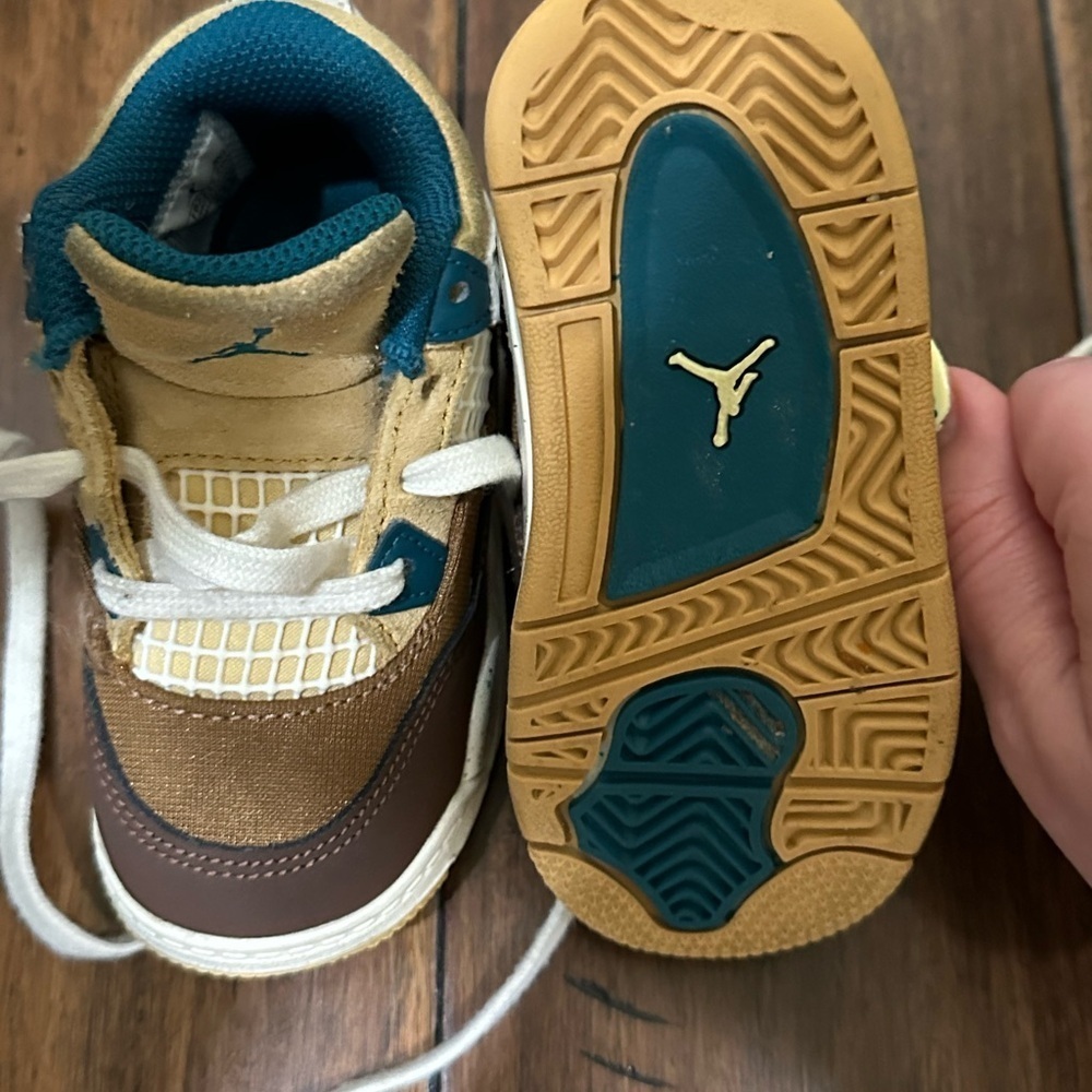 AIR JORDAN 4 RETRO CACAO WOW Toddler size 6 shoes neutral earth tone sneakers - Picture 5 of 6